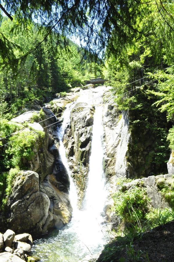 Cabana Cascada Carnic Nucsoara  Luaran gambar